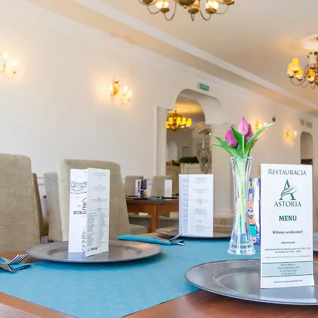 Astoria Nocleg ze śniadaniem 3*
